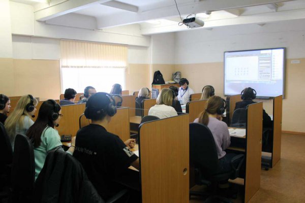 Первый в 2018 году письменный и устный экзамен по китайскому языку HSK, HSKK