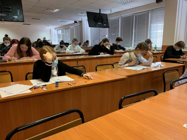 5 декабря в Институте Конфуция НГТУ успешно прошел экзамен HSK.