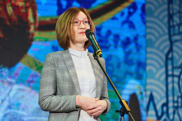 Изучая китайский язык, вместе строим светлое будущее/ 携手汉语，筑梦未来