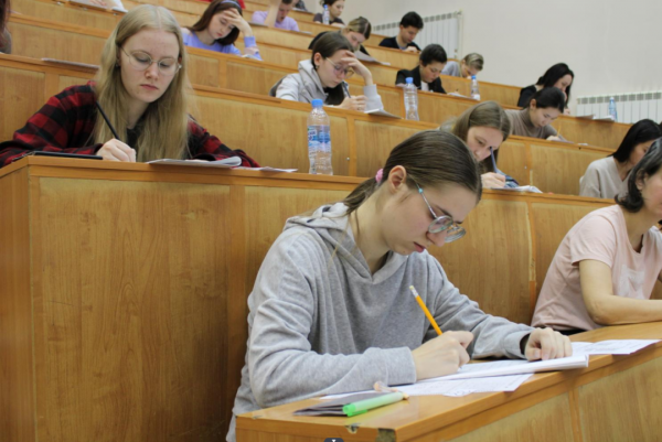 Экзамен HSK успешно прошел в Институте Конфуция НГТУ